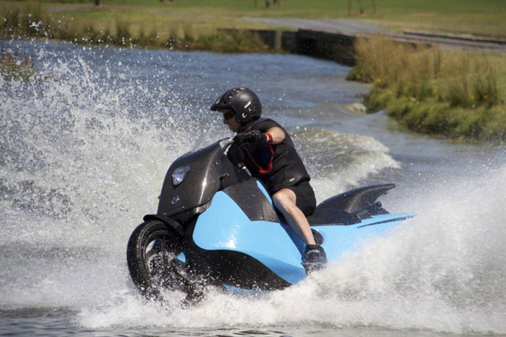 This motorcycle can transform into a jet ski in under 5 seconds – Swift